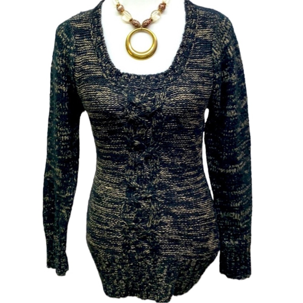 Lou Lou Marled Cable Knit Design Sweater
